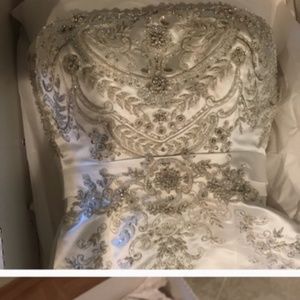 Size 10 cassablanca strapless wedding gown